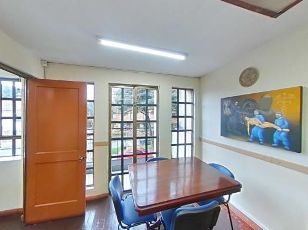 Casa de 13 alcobas en venta en Palermo, Bogotá, 391 m² · foto 2 de 20