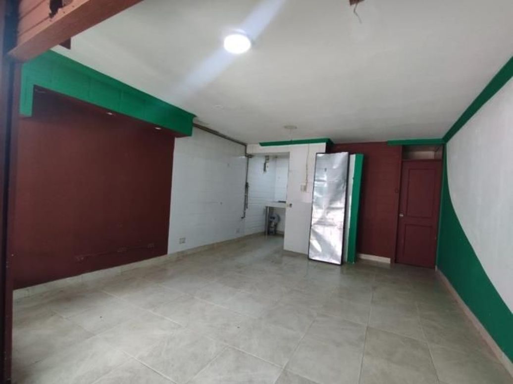 Casa de 17 alcobas en venta en El Recuerdo, Bogotá, 432 m² · foto 3 de 20