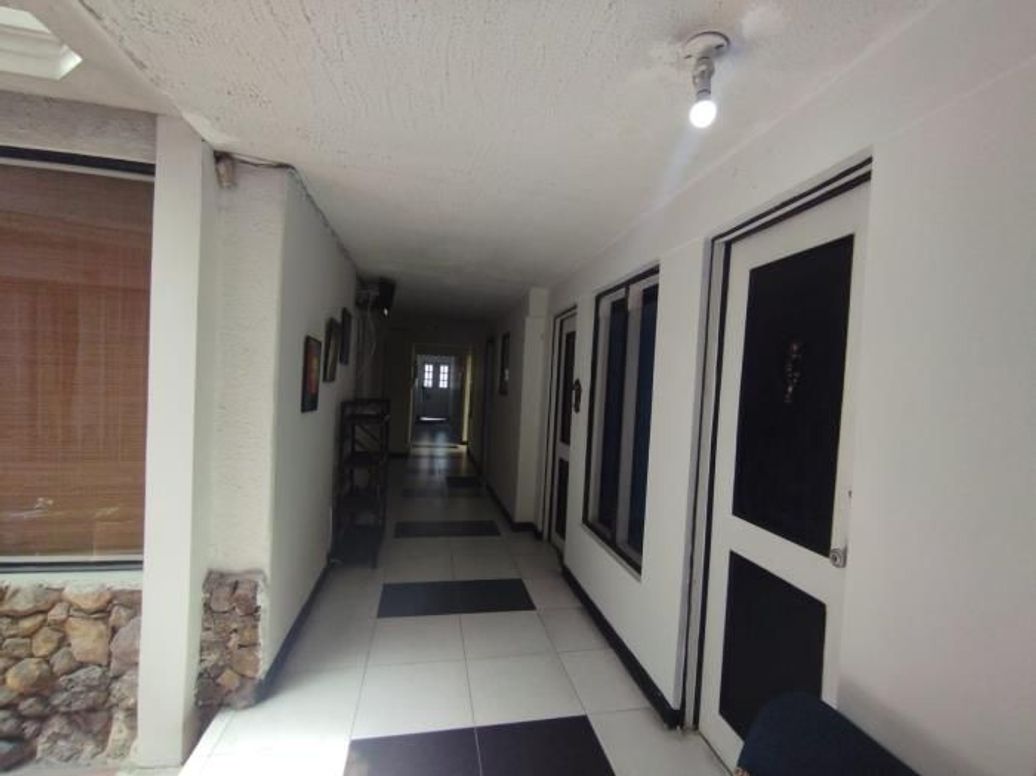 Casa de 17 alcobas en venta en El Recuerdo, Bogotá, 432 m² · foto 5 de 20