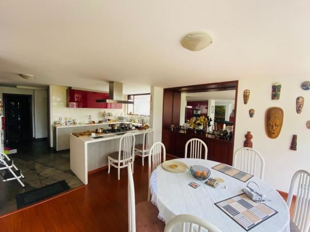 Apartamento de 4 alcobas en venta en Chicó Alto, Bogotá, 333 m² · foto 10 de 20