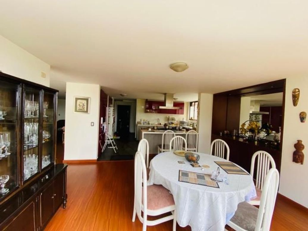 Apartamento de 4 alcobas en venta en Chicó Alto, Bogotá, 333 m² · foto 6 de 20