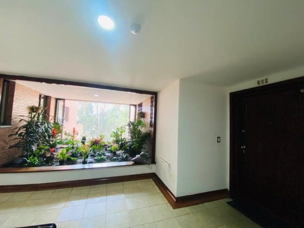 Apartamento de 4 alcobas en venta en Chicó Alto, Bogotá, 333 m² · foto 2 de 20