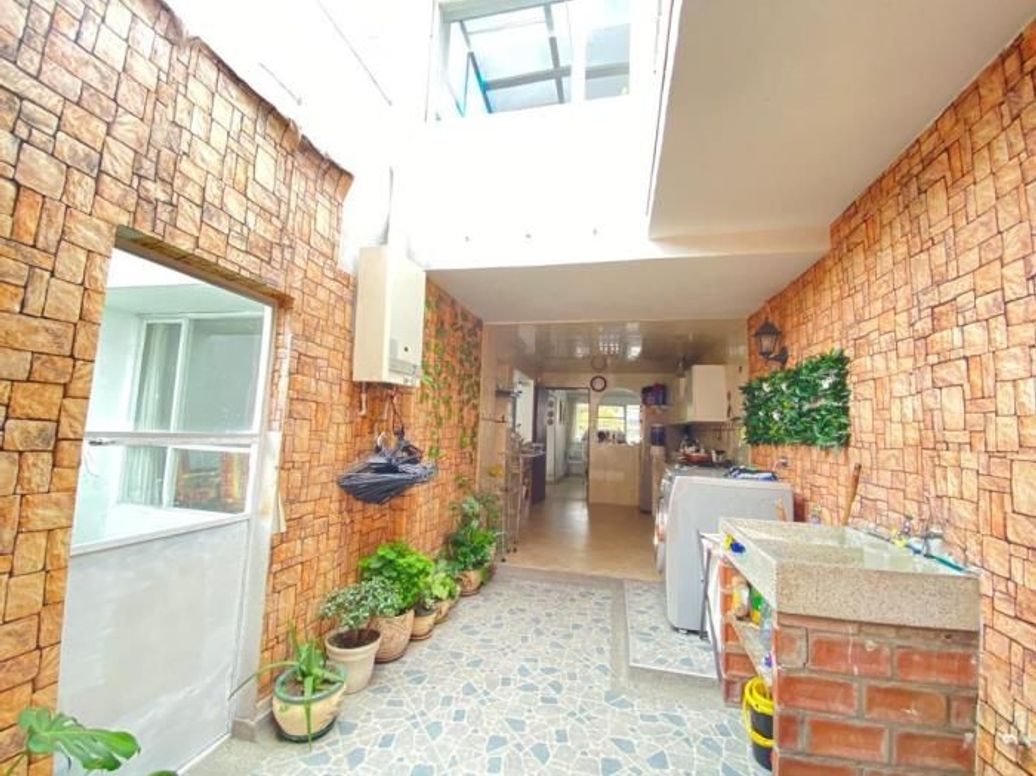 Casa de 6 alcobas en venta en Polo Club, Bogotá, 360 m² · foto 9 de 20