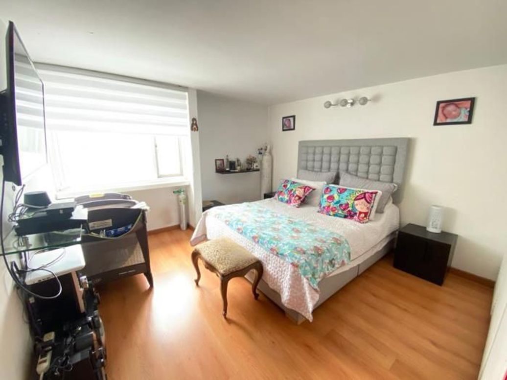 Casa de 6 alcobas en venta en Polo Club, Bogotá, 360 m² · foto 7 de 20
