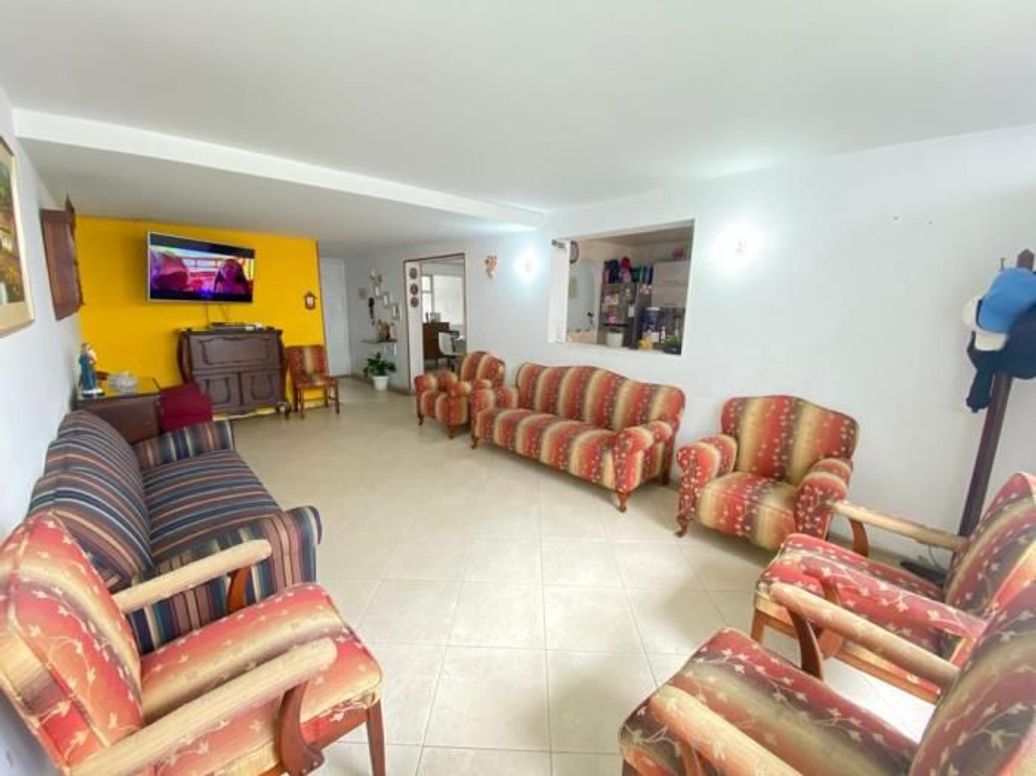 Casa de 6 alcobas en venta en Polo Club, Bogotá, 360 m² · foto 5 de 20