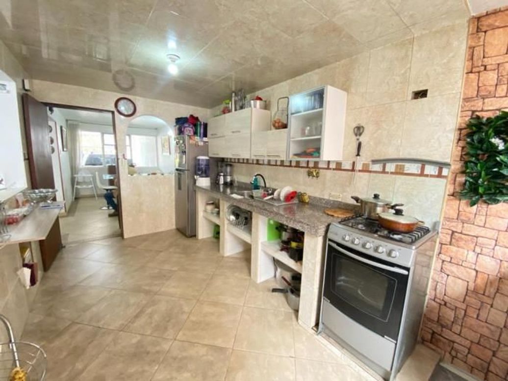 Casa de 6 alcobas en venta en Polo Club, Bogotá, 360 m² · foto 11 de 20