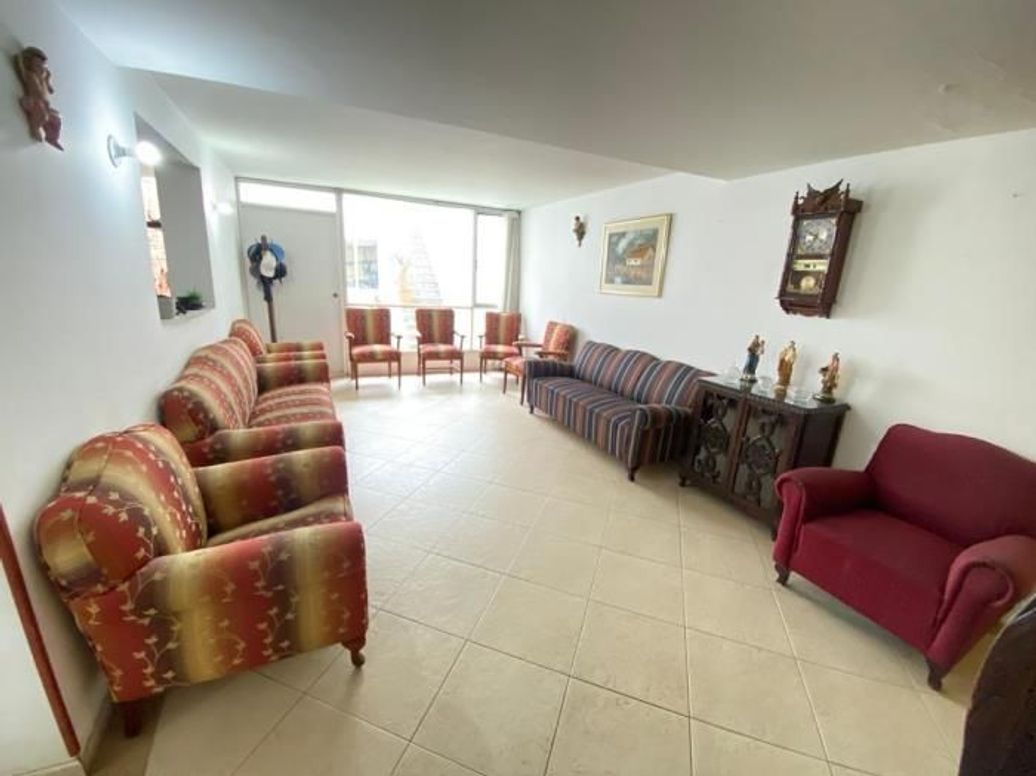 Casa de 6 alcobas en venta en Polo Club, Bogotá, 360 m² · foto 4 de 20