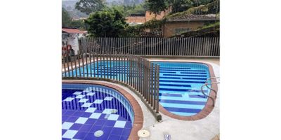 la unidad cuenta con dos ascensores, escaleras amplias. El apartamento no tiene vecinos a los lados, piscina de adultos y niños, portería 24 horas, parqueadero común de carro y moto, Aseo general de domingo a domingo, zonas verdes
Salon social en construcción .Excelente convivencia y una administracion estricta y transparente.Administracion 129.000, Arriendos : 1.200.000.
Puerta de entrada de seguridad ( con dos chapas y dos pasadores)

La unidad está cerca de la avenida 80, universidad nacional facultad de minas , pascual bravo , super mercados D1 ,ísimo, gimnasios cercanos ,éxito de la 80, parque de Robledo ,iglesias cercanas, cerca a hospitales ( Pablo tobon Uribe , IPS Comfama y Sura)  colegio ferrini , Madrid campestre ( el cual está al lado de la unidad) colegios públicos,  rutas de bus al metro ( estación estadio ) rutas de bus al centro( estadio, alpujarra, hueco) . *valor negociable*
