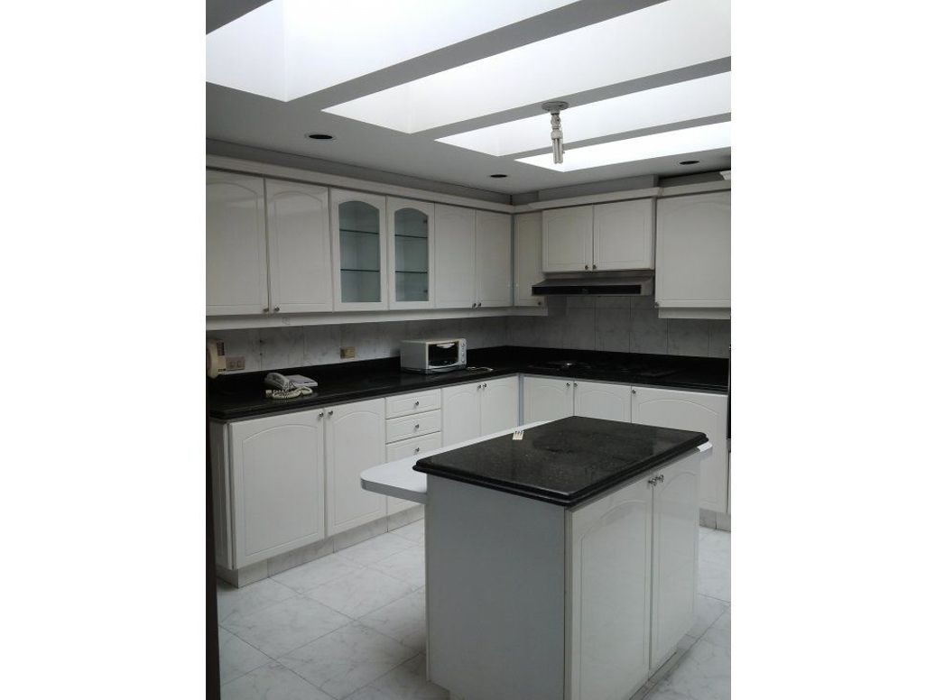 Apartamento de 4 alcobas en arriendo en Chicó Norte, Bogotá, 270 m² · foto 12 de 20