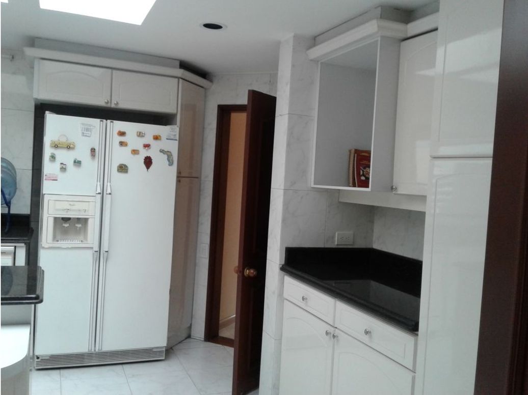 Apartamento de 4 alcobas en arriendo en Chicó Norte, Bogotá, 270 m² · foto 13 de 20