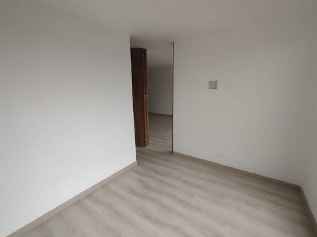Apartamento de 3 alcobas en venta en Santa Rosita, Bogotá, 60 m² · foto 9 de 15