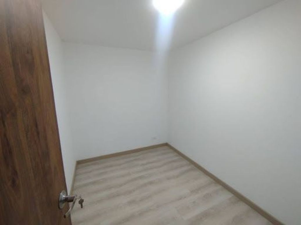 Apartamento de 3 alcobas en venta en Santa Rosita, Bogotá, 60 m² · foto 11 de 15