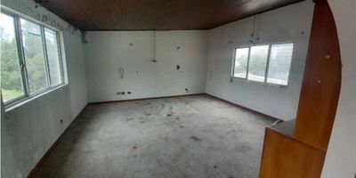 BRANDO Y CIA te ofrece excelente oportunidad de inversión de casa-lote esquinero en zona exclusiva de Manizales cerca al cable,ideal para construcción de apartamentos, sector de gran valorización, contáctenos