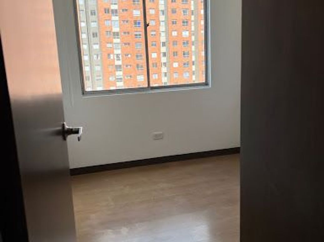 Apartamento de 2 alcobas en venta en Urbanización Castilla Real, Bogotá, 58 m² · foto 8 de 20