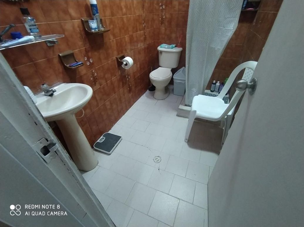 Casa de 7 alcobas en venta en Santa Teresita, Bogotá, 224 m² · foto 14 de 17