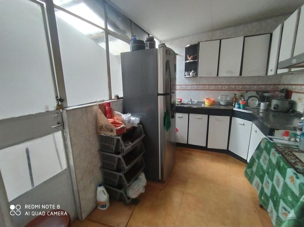 Casa de 7 alcobas en venta en Santa Teresita, Bogotá, 224 m² · foto 15 de 17