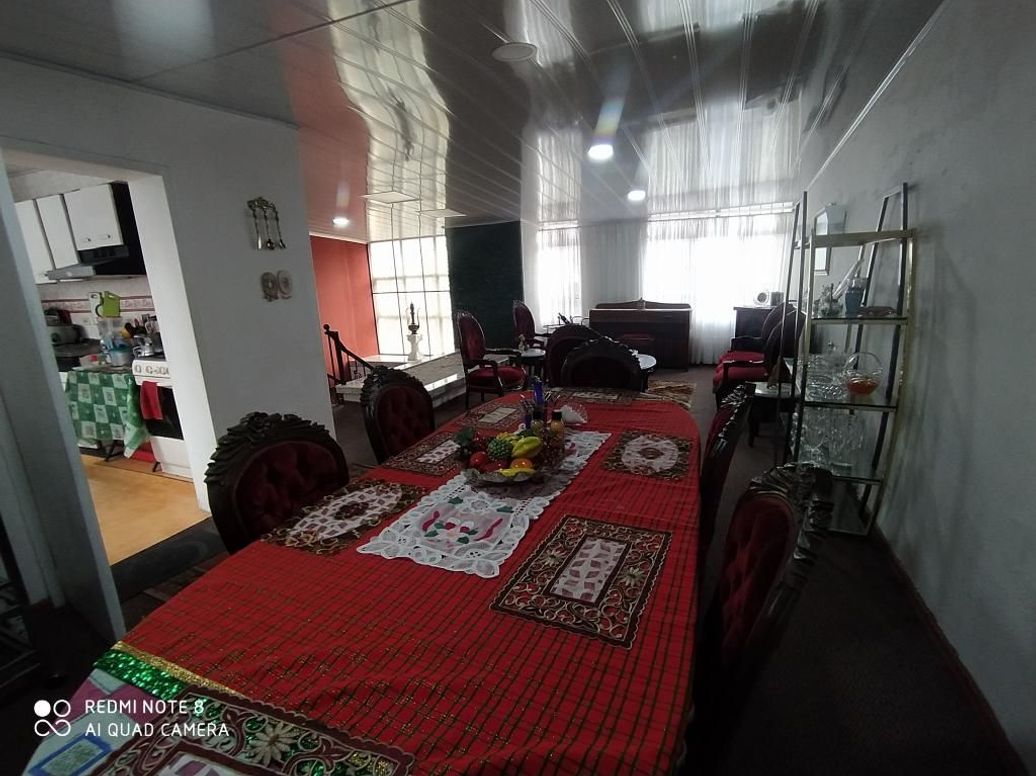 Casa de 7 alcobas en venta en Santa Teresita, Bogotá, 224 m² · foto 3 de 17