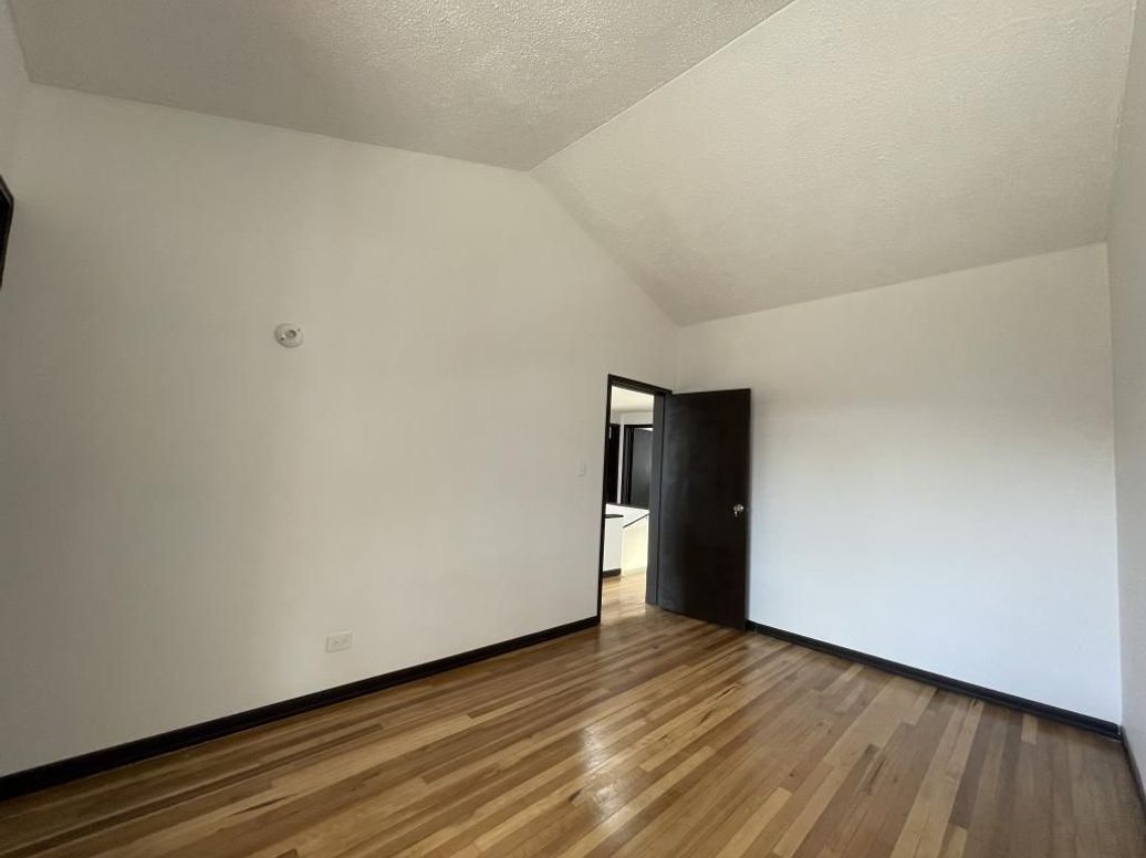 Casa de 4 alcobas en venta en Polo Club, Bogotá, 244 m² · foto 10 de 20