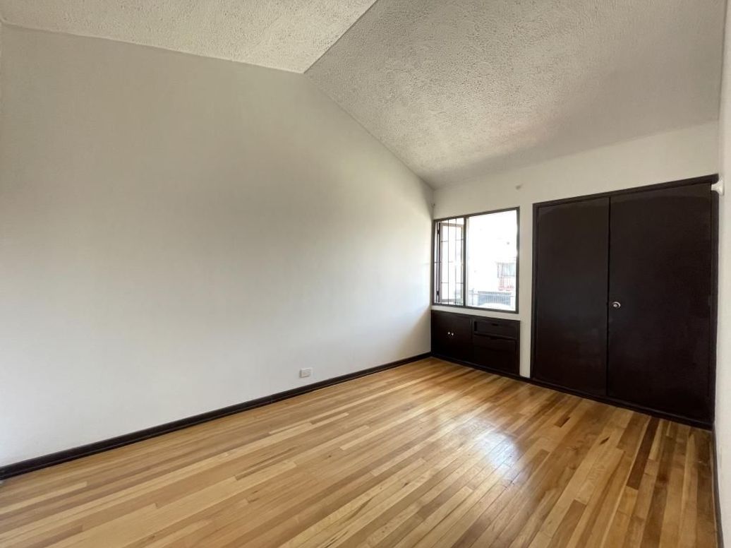 Casa de 4 alcobas en venta en Polo Club, Bogotá, 244 m² · foto 9 de 20