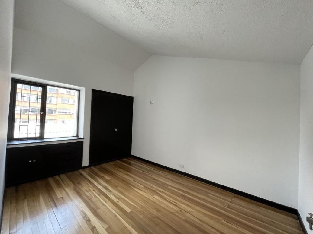 Casa de 4 alcobas en venta en Polo Club, Bogotá, 244 m² · foto 12 de 20