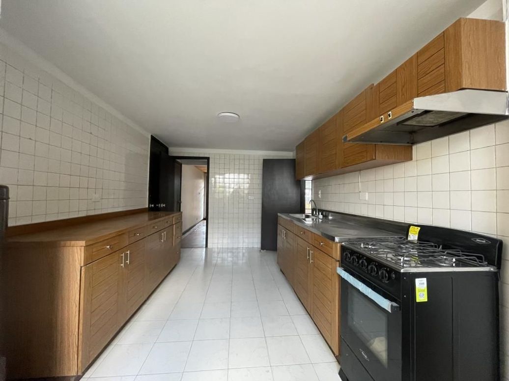 Casa de 4 alcobas en venta en Polo Club, Bogotá, 244 m² · foto 5 de 20