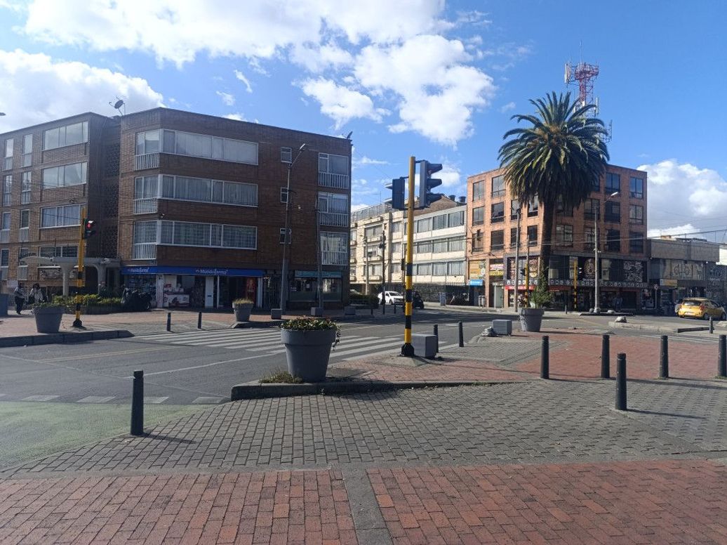 Casa de 8 alcobas en venta en San Luis, Bogotá, 857 m² · foto 5 de 14