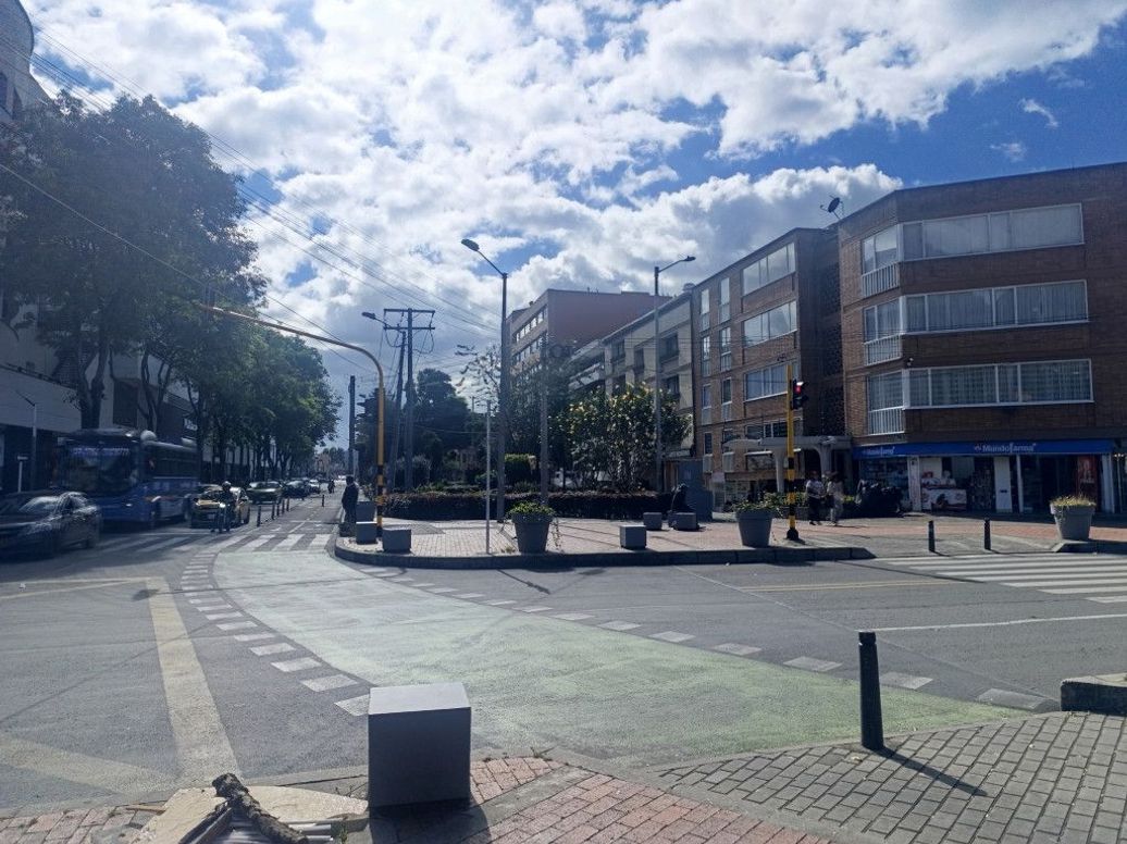 Casa de 8 alcobas en venta en San Luis, Bogotá, 857 m² · foto 6 de 14