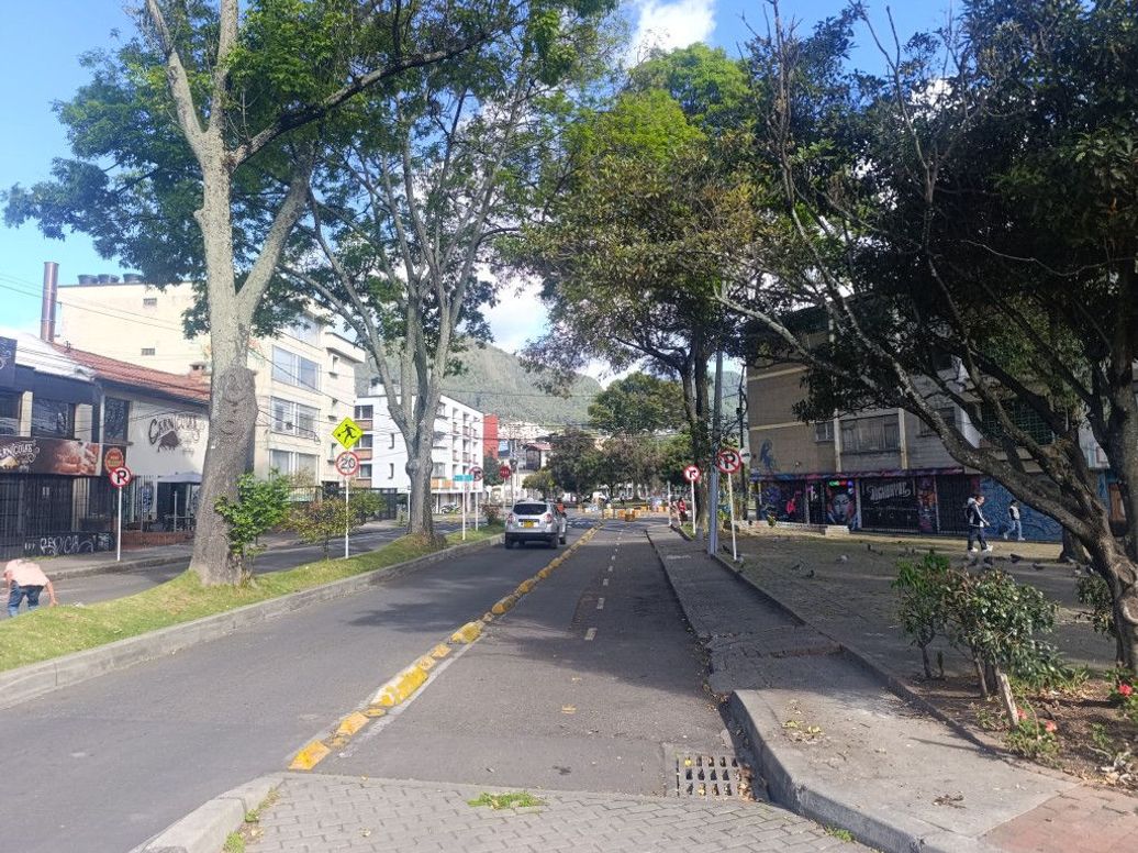 Casa de 8 alcobas en venta en San Luis, Bogotá, 857 m² · foto 8 de 14