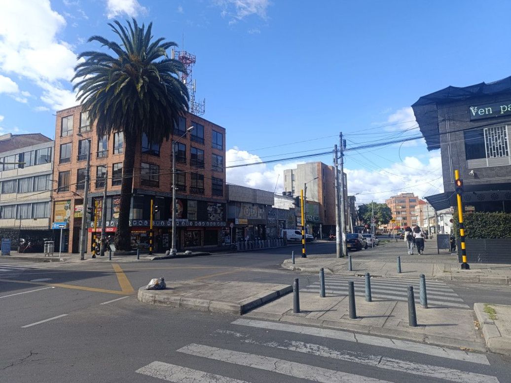 Casa de 8 alcobas en venta en San Luis, Bogotá, 857 m² · foto 11 de 14