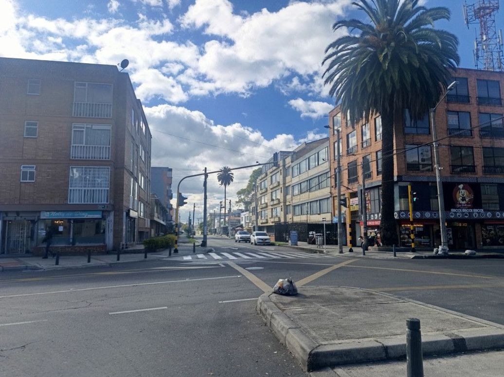 Casa de 8 alcobas en venta en San Luis, Bogotá, 857 m² · foto 13 de 14