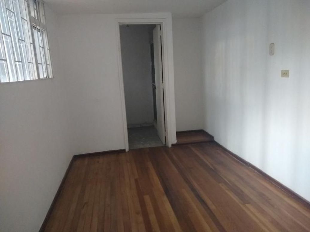 Apartamento de 1 alcoba en venta en Belalcázar, Bogotá, 203 m² · foto 3 de 17