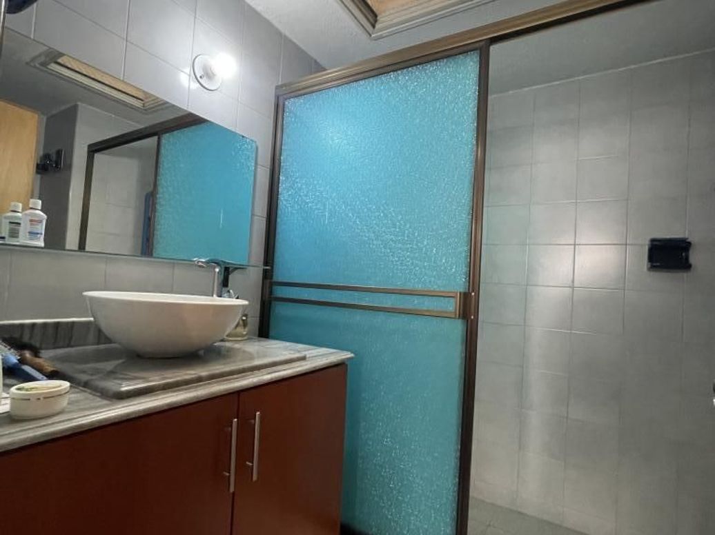 Casa de 3 alcobas en venta en Los Andes, Bogotá, 221 m² · foto 15 de 16