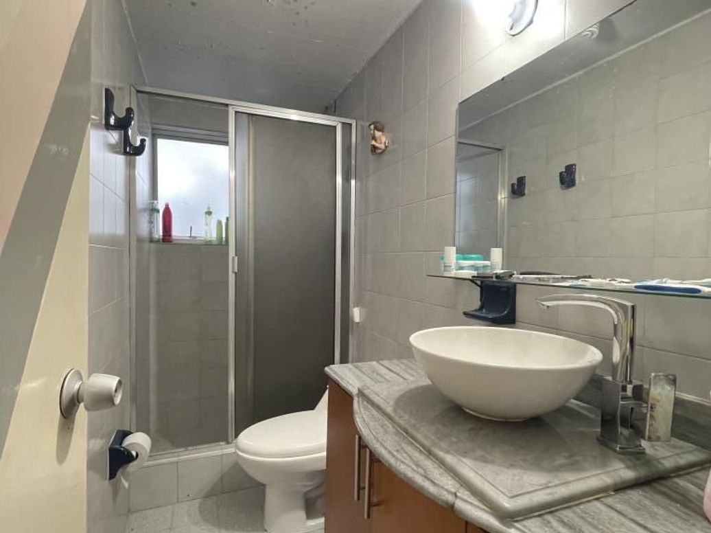 Casa de 3 alcobas en venta en Los Andes, Bogotá, 221 m² · foto 9 de 16