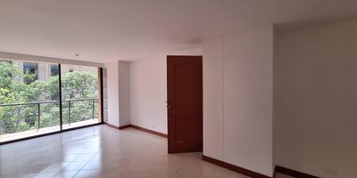 Apartamento en Arriendo Milla de Oro Medellín
Excelente ubicación, cerca bancos, centros comerciales, clínicas, transporte publico, 85 metros, salón comedor, 2 alcobas, alcoba servicio, alcoba con baño, cocina integral, garaje sencillo, cuarto útil
$ 3.700.000