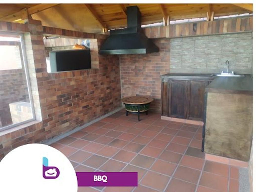 Casa de 6 alcobas en venta en San José De Bavaria, Bogotá, 240 m² · foto 16 de 17