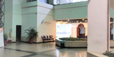 Consultorio en venta Clínica Colombia Cali, Barrio tequendama -los cámbulos autopista sur oriental con 46, 8° piso con ascensor, 41 mt2 cocina, 2 baños, AA central y mini split, 1 parqueadero en sotano, la clínica tiene parqueadero de visitantes, salón de reuniones, planta eléctrica, vigilancia 7x24