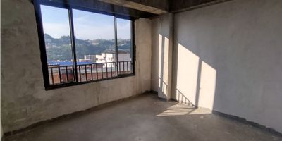 ? Venta Apartamento en Villamaría, Caldas | Apartamento Barato

¡No dejes pasar esta excelente oportunidad! Adquiere un apartamento ideal para quienes buscan comodidad y un precio accesible en una ubicación estratégica en Villamaría.

? Características del Apartamento:


 Área: 56 m²
 Habitaciones: 2 habitaciones
 Baño: 1 baño
 Espacios Comunes: Sala-comedor, pequeño estudio, cocina integral y zona de ropas
 Piso: 4to piso (sin ascensor)
 Estrato: 3


? Comodidades y Servicios:


 Cocina integral moderna
 Zona de ropas independiente
 Buen diseño y distribución de espacios


? Ubicación y Acceso:
Ubicado en un sector residencial tranquilo y seguro, con fácil acceso a transporte público y servicios esenciales, este apartamento es perfecto para quienes desean una vivienda práctica y cómoda.

? Precio: $190 millones. ¡Se entrega completamente terminado!

Contáctanos para más información y agenda tu visita. ¡Este apartamento es una excelente oportunidad de inversión o para quienes buscan un nuevo hogar!


