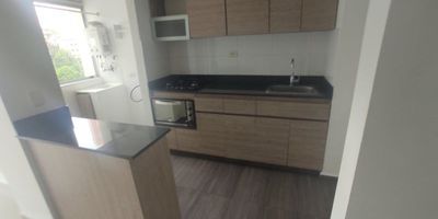 Arriendo apartamento en sabaneta sector holanda parte plana, cerca al hospital,a la avenida las Vegas, unidad cerrada cuenta con piscina, salon social. Gimnasio,