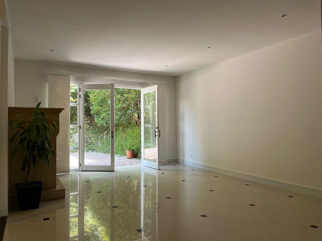 Casa en Arriendo o venta en Loma Del Atravesado, Comuna 4, Envigado en Loma Del Atravesado