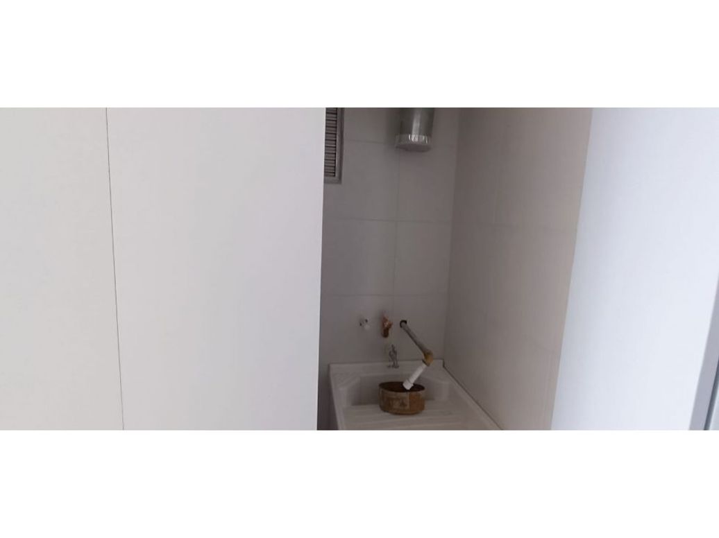 Apartaestudio en venta en Ricaurte, Bogotá, 35 m² · foto 5 de 9