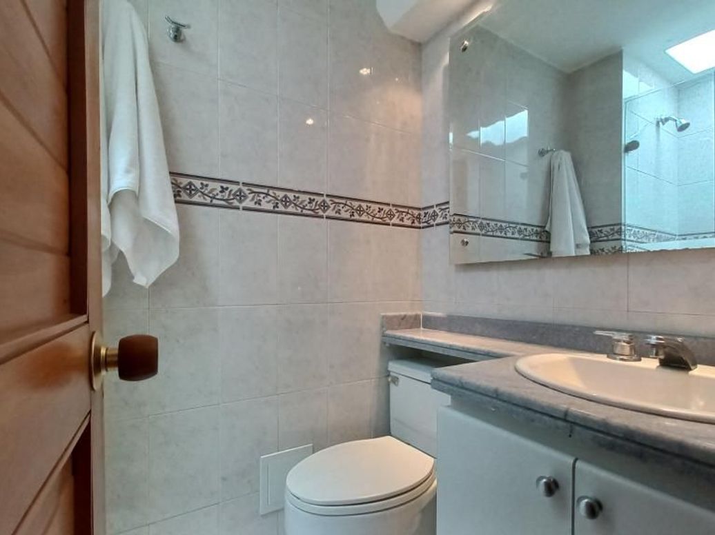 Apartamento de 3 alcobas en venta en Las Acasias, Bogotá, 100 m² · foto 19 de 20