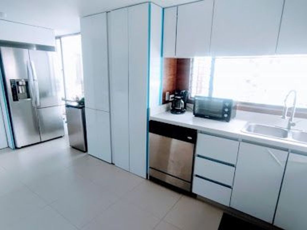 Apartamento de 5 alcobas en venta en Santa Barbara Central, Bogotá, 257 m² · foto 10 de 20