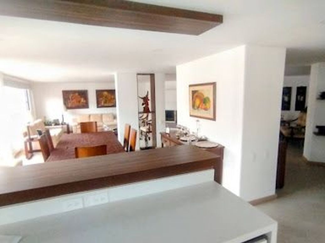 Apartamento de 5 alcobas en venta en Santa Barbara Central, Bogotá, 257 m² · foto 9 de 20