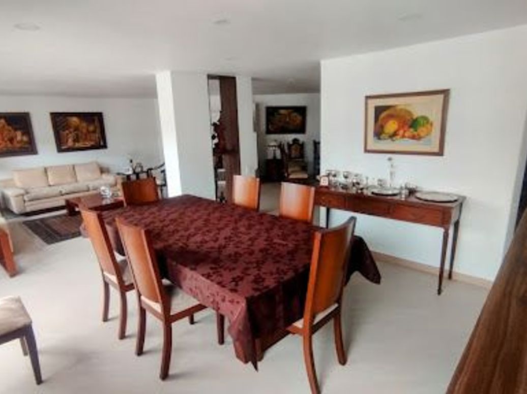Apartamento de 5 alcobas en venta en Santa Barbara Central, Bogotá, 257 m² · foto 5 de 20