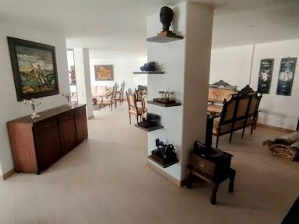 Apartamento de 5 alcobas en venta en Santa Barbara Central, Bogotá, 257 m² · foto 7 de 20