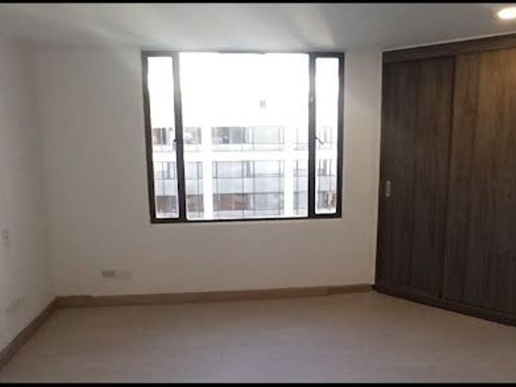 Apartamento de 5 alcobas en venta en Santa Barbara Central, Bogotá, 257 m² · foto 19 de 20