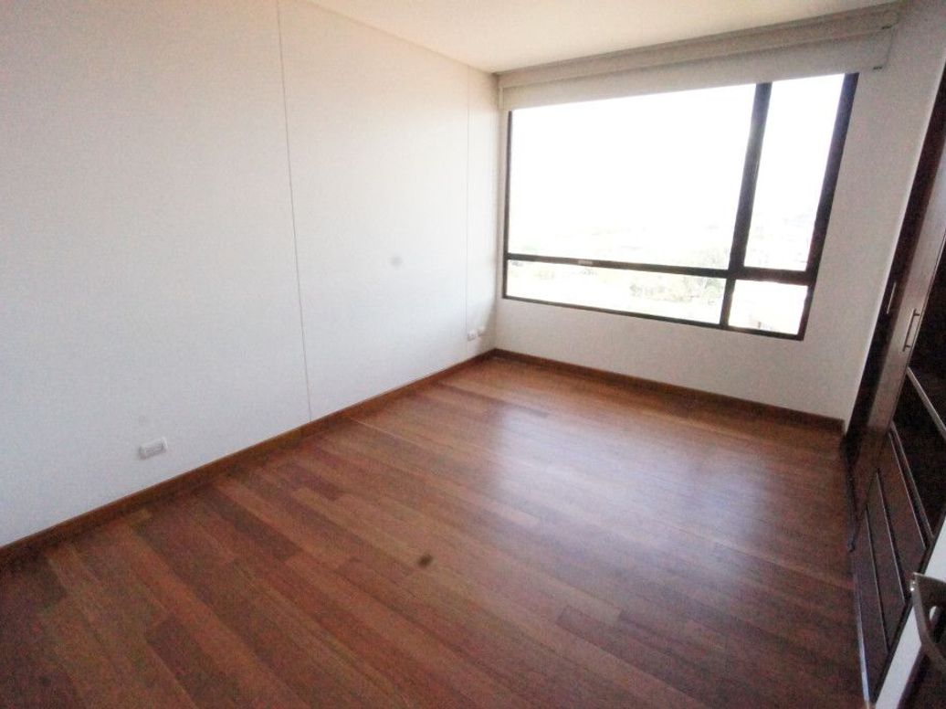 Apartamento de 4 alcobas en venta en Prados De La Calleja, Bogotá, 253 m² · foto 4 de 20