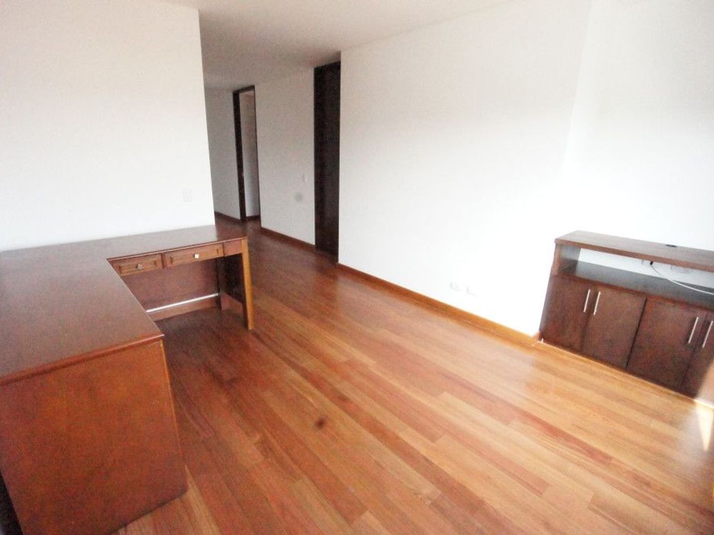 Apartamento de 4 alcobas en venta en Prados De La Calleja, Bogotá, 253 m² · foto 15 de 20