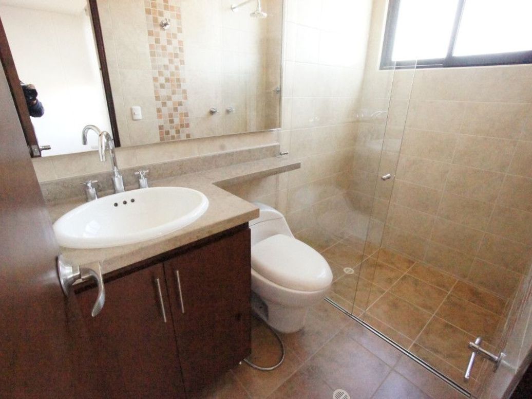 Apartamento de 4 alcobas en venta en Prados De La Calleja, Bogotá, 253 m² · foto 17 de 20