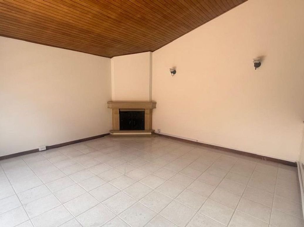 Casa de 3 alcobas en venta en Ub. Cordoba Niza, Bogotá, 228 m² · foto 4 de 20